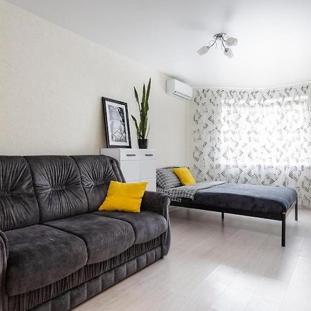 0131 Apartment Near Zhulyany Airport New Complex Kiev Eksteriør bilde